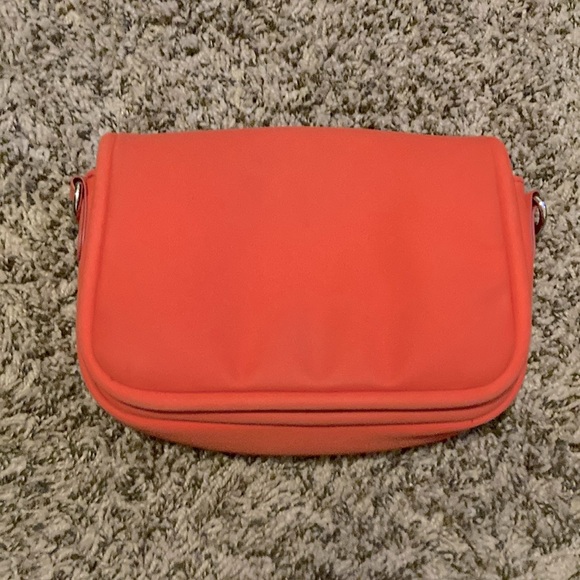 4/$19 🎆 Freedom sale!! Coral Universal Thread Small Clutch or Crossbody - Picture 1 of 10